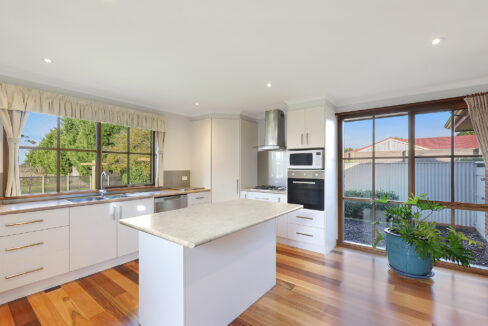 005_Open2view_ID1026276-16_Parkers_Road